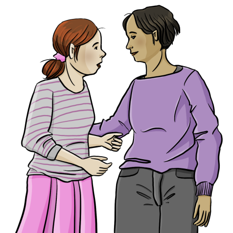 Zwei Frauen stehen nah beieinander und unterhalten sich. Eine legt der anderen die Hand auf den Rücken.
