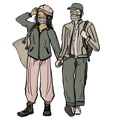 Zwei Urlaubsreisende mit Rucksack und Taschen. Sie tragen lässige Kleidung und Gesichtsmasken.